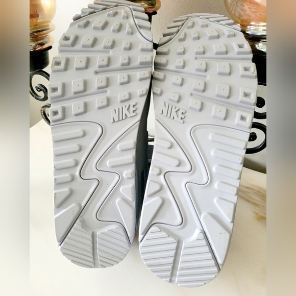 Nike Air Max 90 Sneakers Unisex Wolf Gray M 6.5/ W 8 NEW - Picture 10 of 16